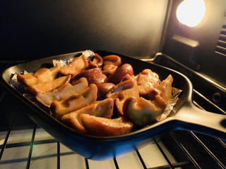 13、孜然烤香菇,烤箱上下火230度，烤15分钟