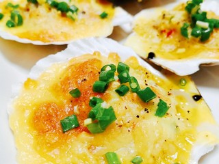 14、芝士焗扇贝,芝士趁热还能拉丝哦