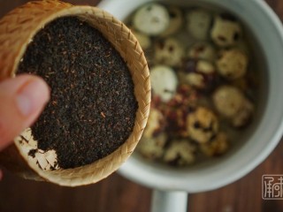 5、传男不传女的茶叶鹌鹑蛋，没你想的那么难,放入茶粉