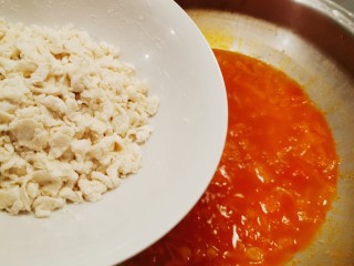 14、西红柿面疙瘩,番茄汤烧开后  放入面疙瘩