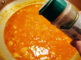 17、西红柿面疙瘩,放入胡椒粉增香