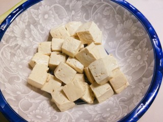 5、家常烧豆腐,捞出备用