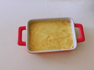 9、芝士焗土豆泥,放入焗碗里。
