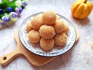 16、南瓜芝麻球,高颜值的南瓜小吃。
