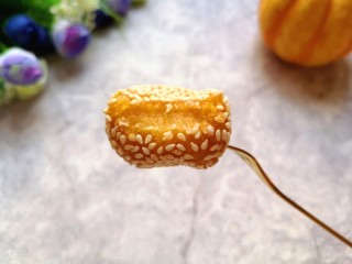 20、南瓜芝麻球,咬一口，软香甜糯，太好吃啦！