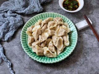13、营养丰富的胡萝卜香菇猪肉饺子,成品图