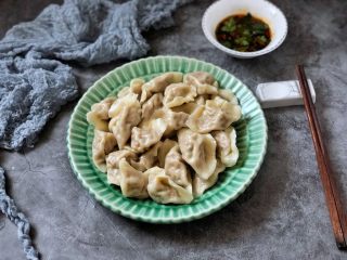14、营养丰富的胡萝卜香菇猪肉饺子,成品图
