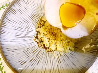 8、清蒸鲜味蛏子,倒入鸡汁