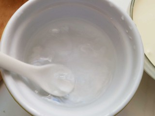 9、缤纷水果西米露,盛出，用勺子搅一搅，晾至常温