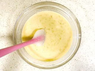 10、香蕉核桃蛋糕,搅拌至细腻光滑的状态