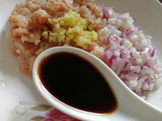 8、莲藕饼,加生抽。