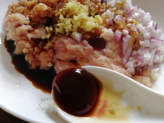 9、莲藕饼,加蚝油增鲜。