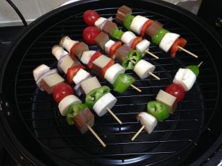 11、路边小吃自己做―鸡蛋干烤蔬菜串,放入空气炸锅（没有的可以放入烤箱）