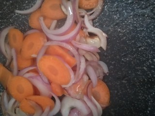 10、豪华版炒面套餐,下胡萝卜片