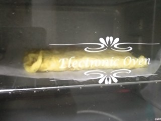 5、吉祥肉卷,上烤箱，180℃烤15分钟，翻面烤5分钟