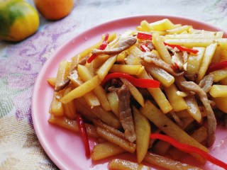 16、土豆炒肉丝,口味鲜香，健脾开胃。