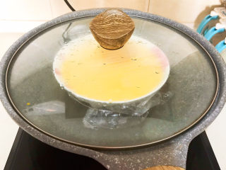 15、南瓜鸡蛋羹,大火烧开后蒸10分钟