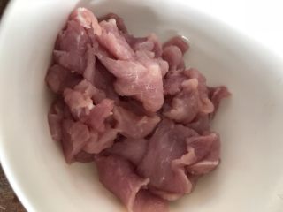 3、香菇肉片,瘦肉切片