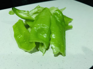 12、爆炒牛百叶,手撕碎；