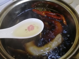 13、麻辣鸭脖,加料酒。