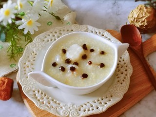 15、山药枸杞粥,盛出食用。