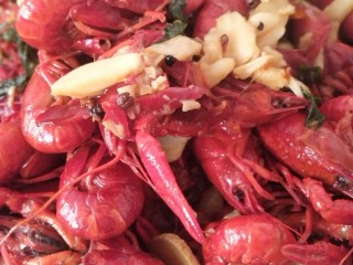 9、啤酒小龙虾,美味可口的啤酒小龙虾完成了。