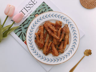 15、虎皮鸡爪,就可以开动了。