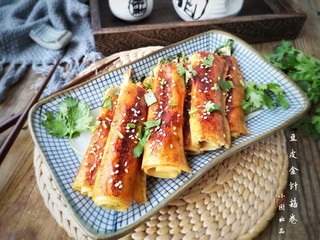 15、豆皮金针菇卷,天若有情天亦老，人间至味是夜宵。