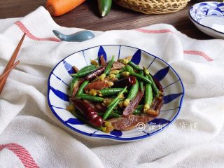 15、爆炒黄瓜苗火腿丝,完成。
