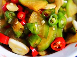 11、酸辣萝卜片,口感爽脆，快速简单入味，又没有萝卜的辛辣气