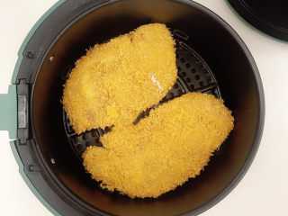 10、黄金鸡排,放入空气炸锅中