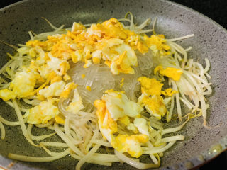11、豆芽炒粉条,加鸡蛋；