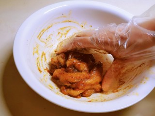 10、孜然鸡胸肉,抓拌均匀