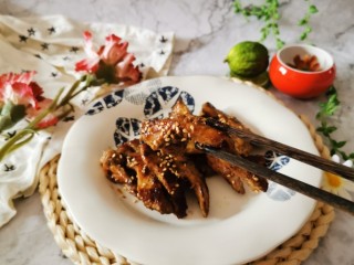 16、孜然鸡胸肉,装盘食用