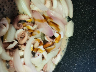 12、爆炒章鱼,加蚝油