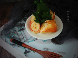 9、香蕉土司卷,出锅切段即可,这是懒人的福音哦,零厨艺都可以的