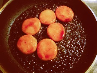 14、红糖糍粑,汤水熬煮起大泡泡 汤汁浓稠 关火