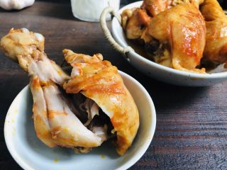 7、无需烤箱，超受欢迎的奥尔良鸡腿你值得拥有,鸡肉已经脱骨了，超香！小朋友特别喜欢。