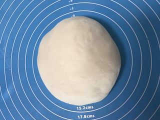 10、花样豆沙包,充分揉面排气