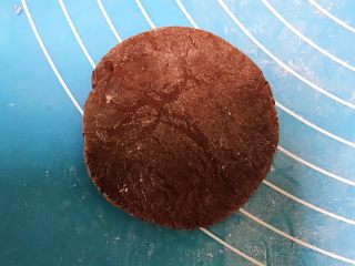 14、花样豆沙包,揉成光滑的面团