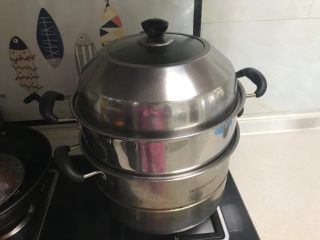 31、花样豆沙包,盖上锅盖,大火烧开后蒸10分钟,关火后焖5分钟