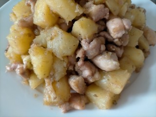 18、鸡腿炖土豆,成品