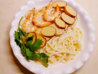 13、沙茶面,放入香菜增香