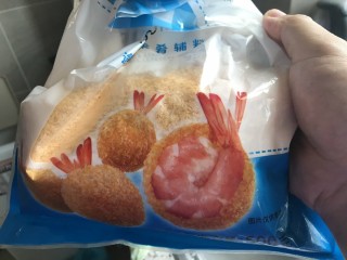 10、避风塘炒蟹,准备好的长条颗粒面包糠