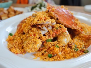 14、避风塘炒蟹,蟹肉鲜甜，蟹壳脆，回味无穷