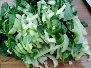 12、油菜蛋炒面,油菜洗净切碎