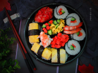 13、简易版寿司拼盘,想吃的食材都可以放到饭团上去啦