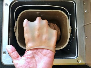 3、可可冰心面包,3、和面功能结束后,面团达到完全扩展阶段。