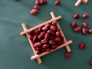 5、烤原味花生米,成品二。