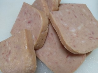 6、麻辣香锅,午餐肉切片